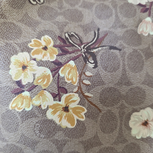 Coach Edie 31 Prairie Floral Signature Canvas/Leather Trim - Picture 9 of 16